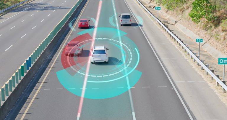 Guida autonoma in Europa: dal 26 settembre le auto potranno decidere da sole in autostrada