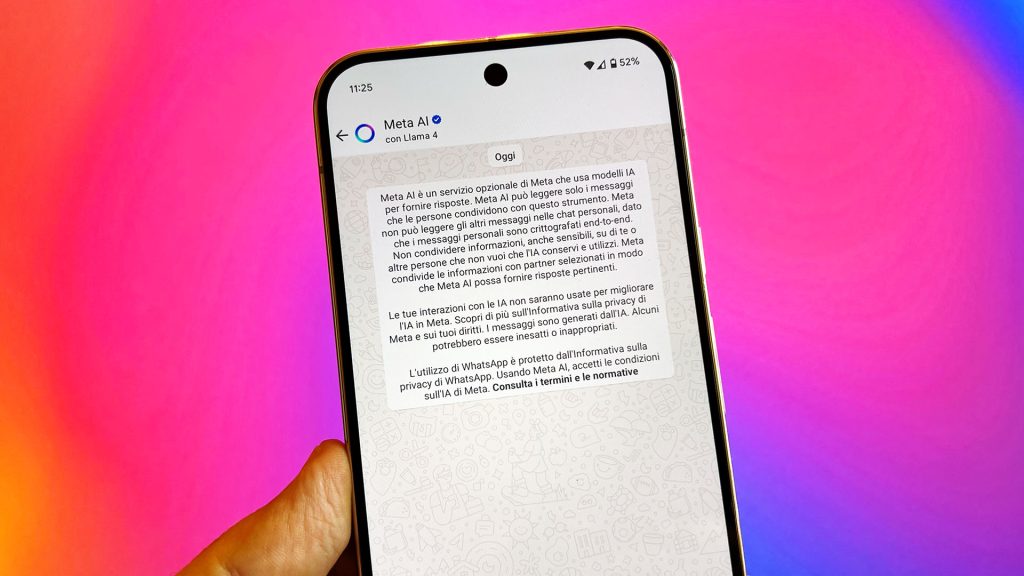 WhatsApp sotto accusa per Meta AI: diffida ed esposto all'antitrust e al garante della privacy