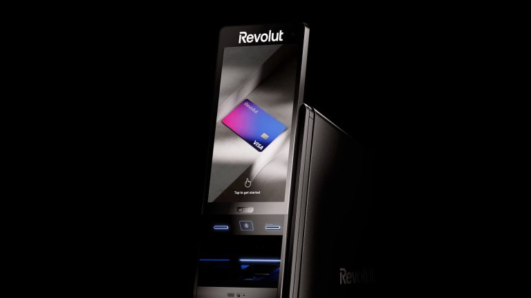 Revolut ora ha anche i bancomat fisici: prelievi senza commissioni e tassi di cambio competitivi