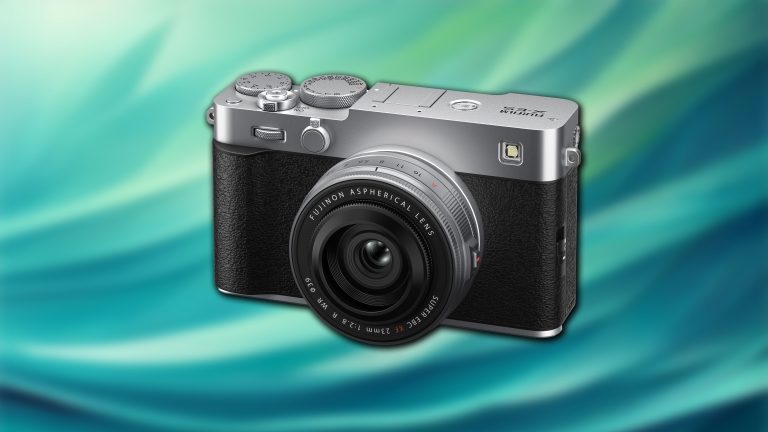 Fujifilm X-E5 ufficiale: finalmente la super compatta ha la stabilizzazione