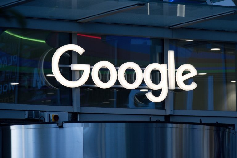 Google clamorosa: aumenta il costo dell'abbonamento, ma il servizio è "abbandonato"