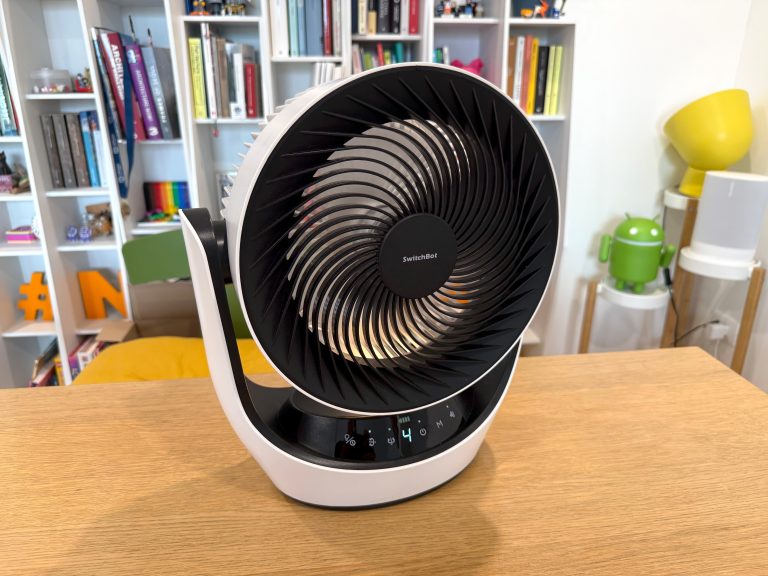 Abbiamo provato il ventilatore smart che ti svolta l'estate