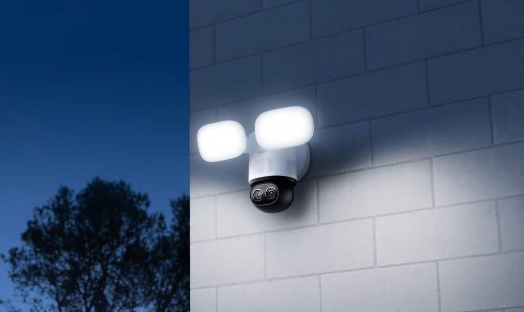 Ladro localizzato con AI, fotografato e seguito: nuova Reolink TrackFlex Floodlight WiFi